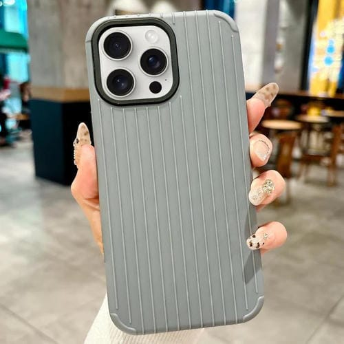 Funda MagSafe de cobertura total para iPhone 15 Pro Max con diseño inspirado en equipaje (gris)