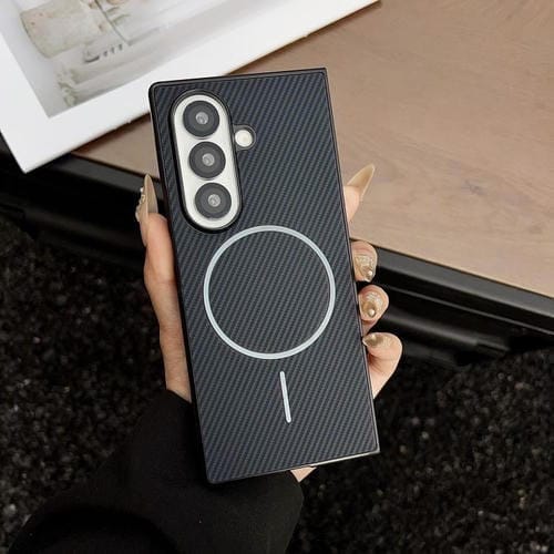 Funda MagSafe con textura de fibra de carbono para Samsung Galaxy Z Fold7 (azul oscuro)