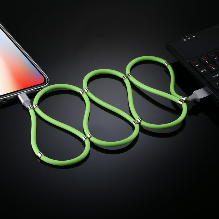 Longueur du câble de données d'attraction magnétique lumineuse USB vers 8 broches : 1 m (vert)
